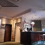 Niagara Hotel