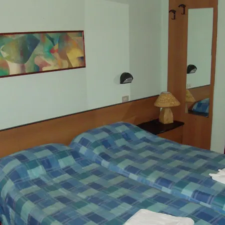 Niagara Hotel 3*