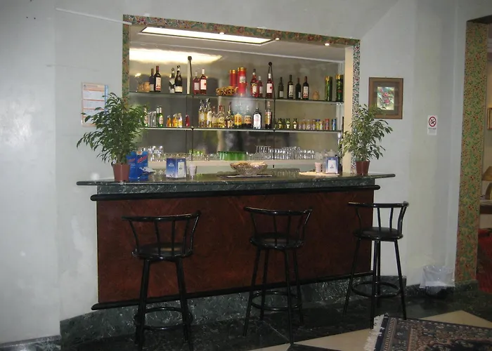 Niagara Hotel