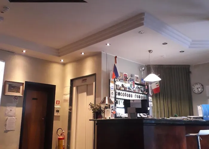 Niagara Hotel